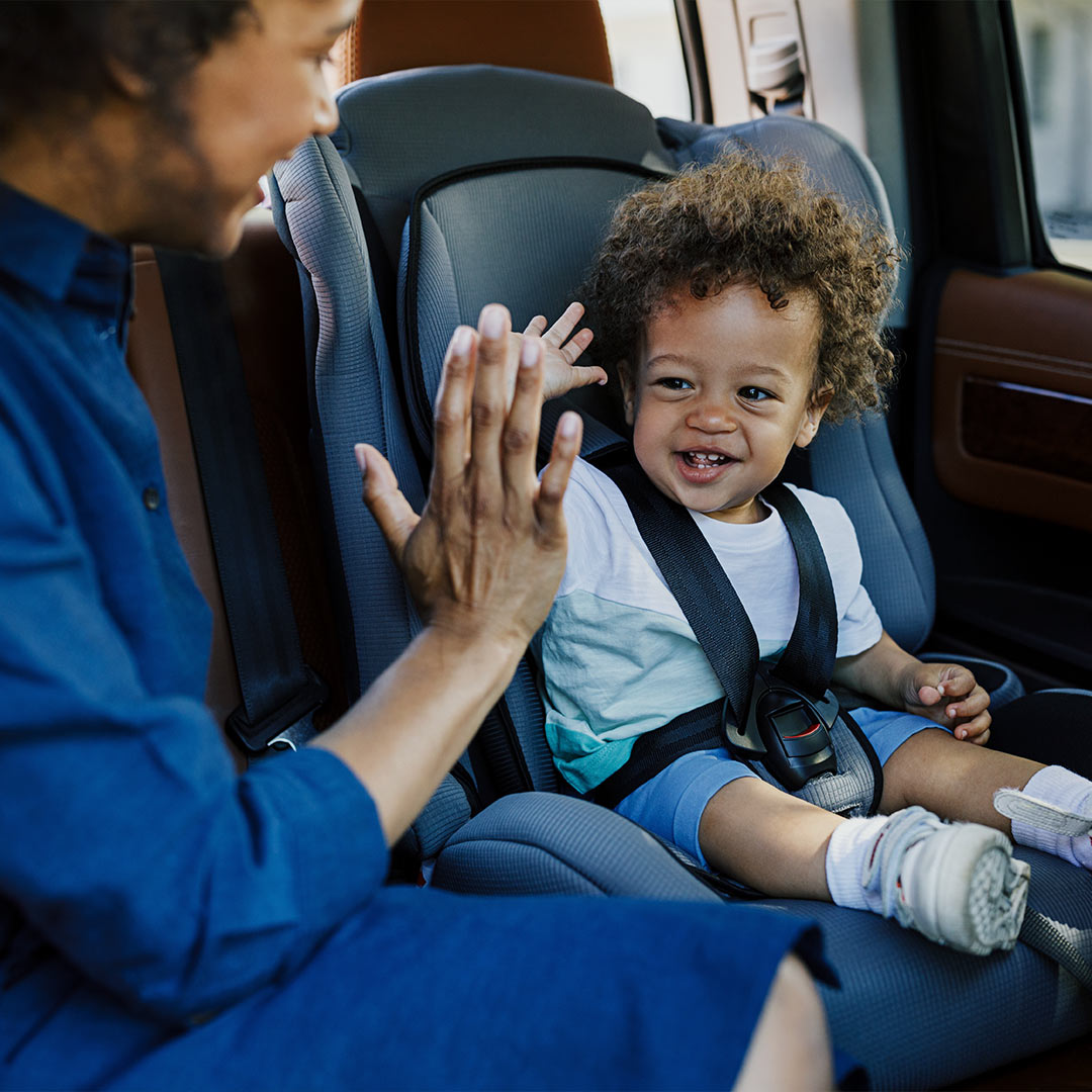 How To Keep Baby Entertained In The Backseat While Travelling